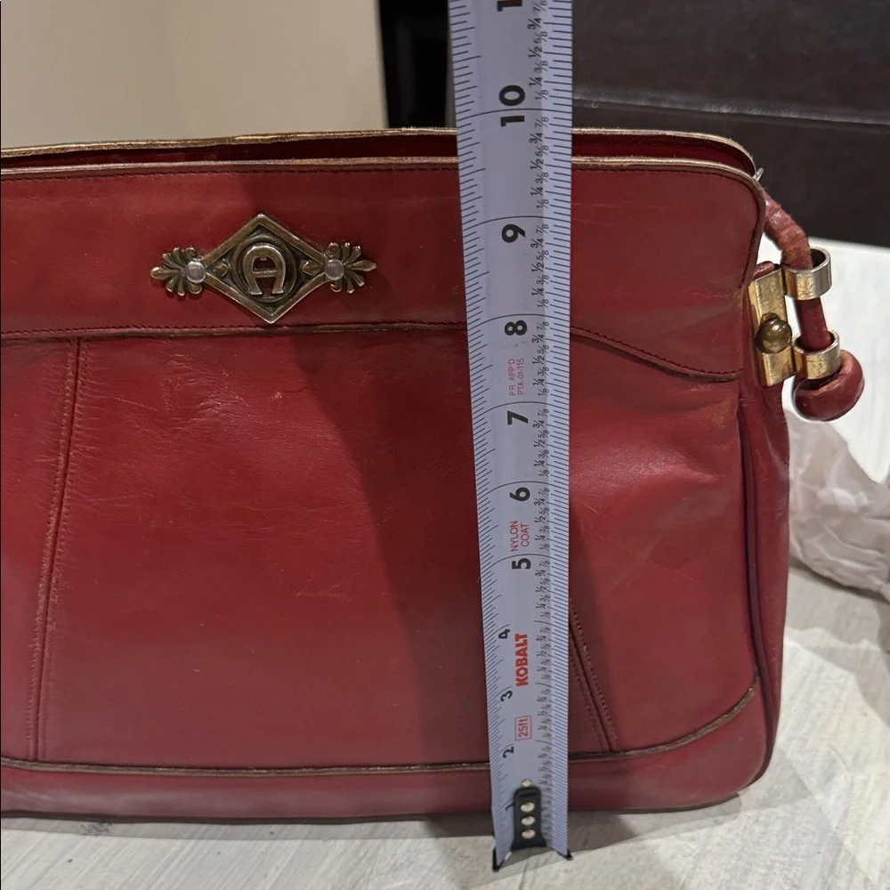 Etienne Aigner Vintage Red Leather Shoulder Bag with Brass Accent - Picture 12 of 14